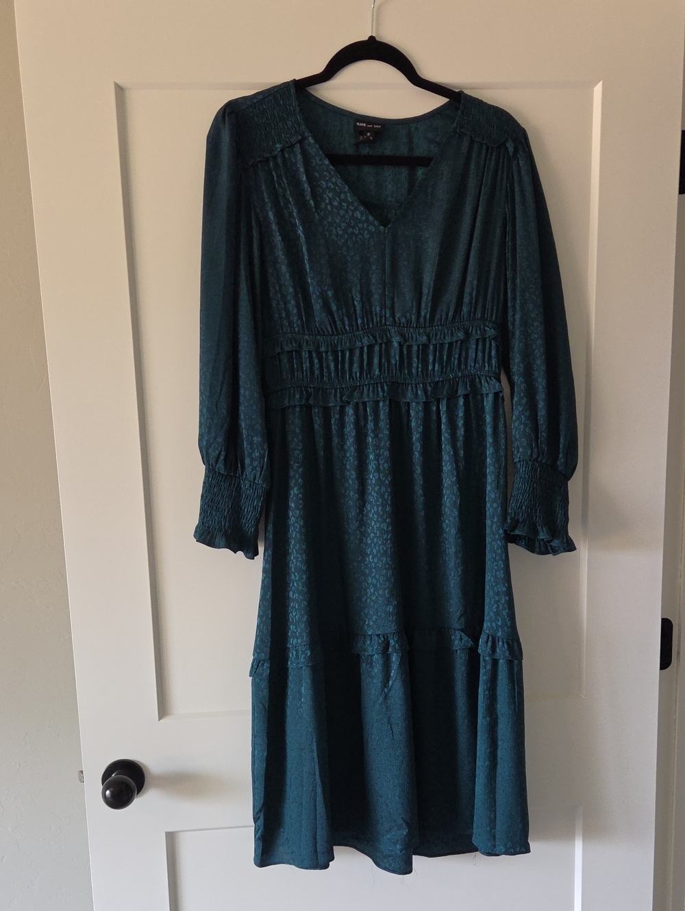 Women’s Green Long-Sleeve Tiered Dress